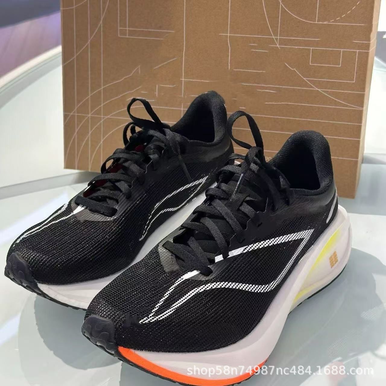 أحذية رياضية رجالية جديدة خفيف - مراجعة Men'S Training Shoes وسعره