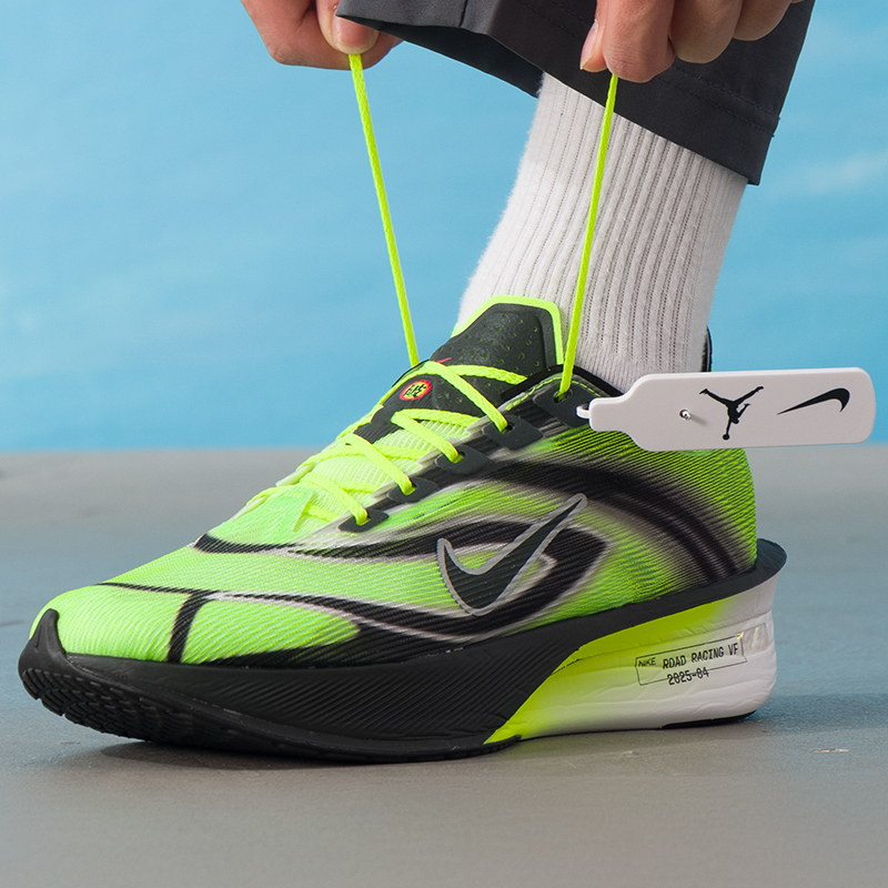 حذاء رياضي رجالي من نايكي Zoom - مراجعة Men'S Shoes Zoomx وسعره