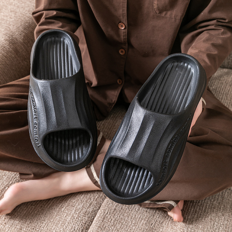 شباشب صيفية للنساء والرجال من  - مراجعة Men'S Shoes In Fashion وسعره